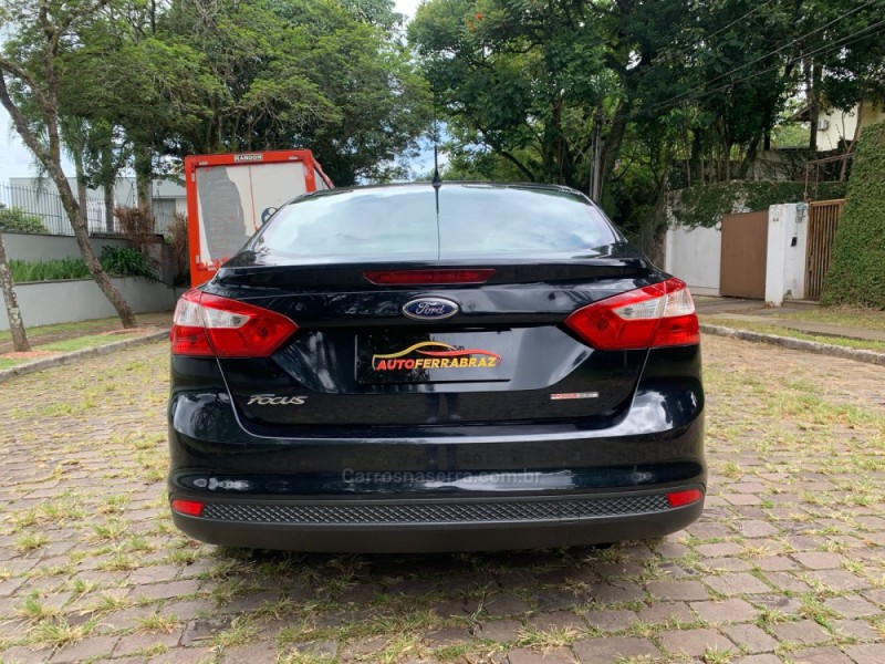 FOCUS 2.0 S SEDAN 16V FLEX 4P AUTOMÁTICO - 2014 - SAPIRANGA