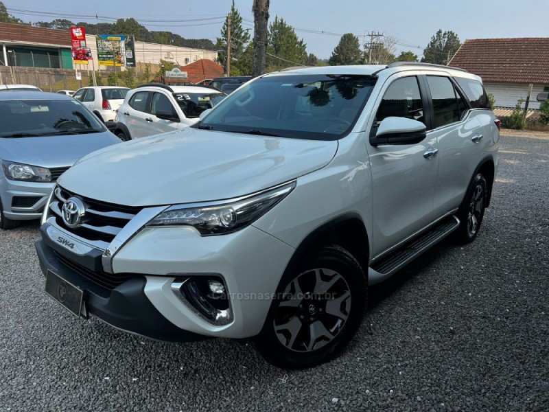 HILUX SW4 2.8 SRX 4X4 DIAMOND 16V TURBO DIESEL 4P 7 LUGARES AUTOMÁTICO - 2019 - CANELA