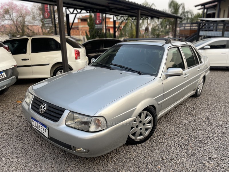 SANTANA 2.0 MI 8V GASOLINA 4P MANUAL - 2003 - NOVO HAMBURGO