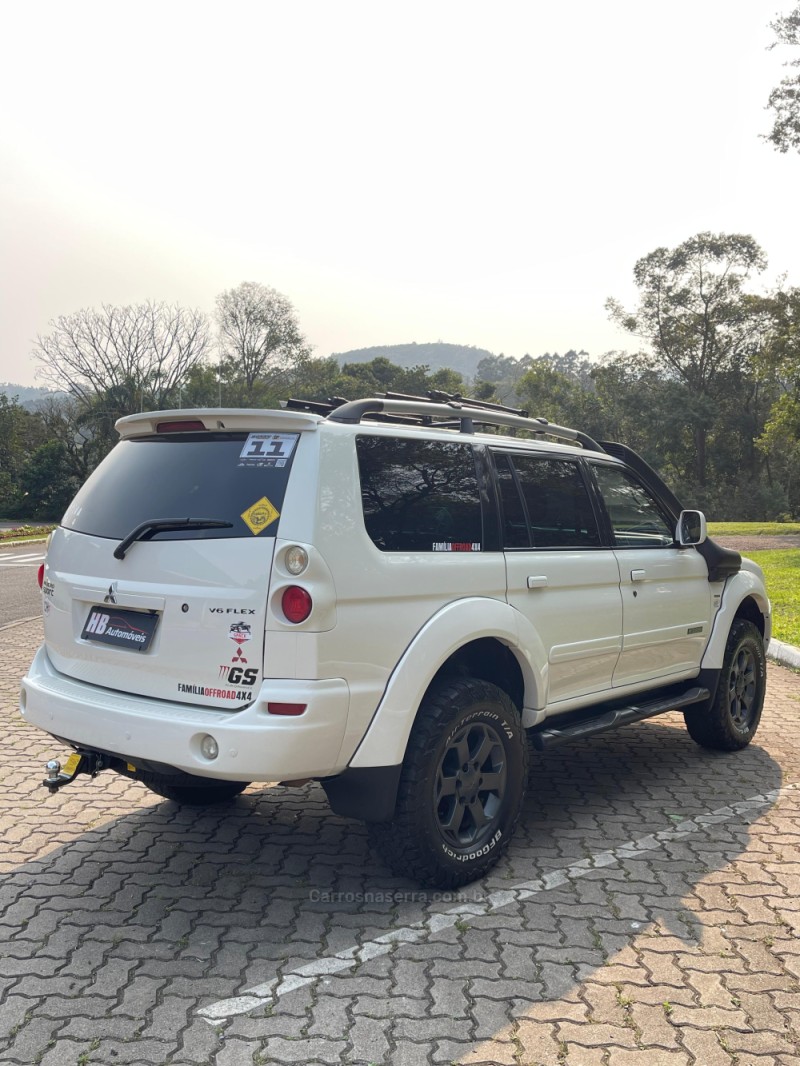 PAJERO SPORT 3.5 HPE 4X4 V6 24V FLEX 4P AUTOMÁTICO - 2010 - NOVA PETRóPOLIS