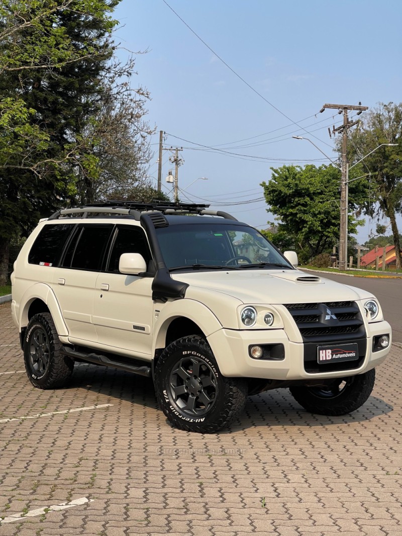 PAJERO SPORT 3.5 HPE 4X4 V6 24V FLEX 4P AUTOMÁTICO - 2010 - NOVA PETRóPOLIS