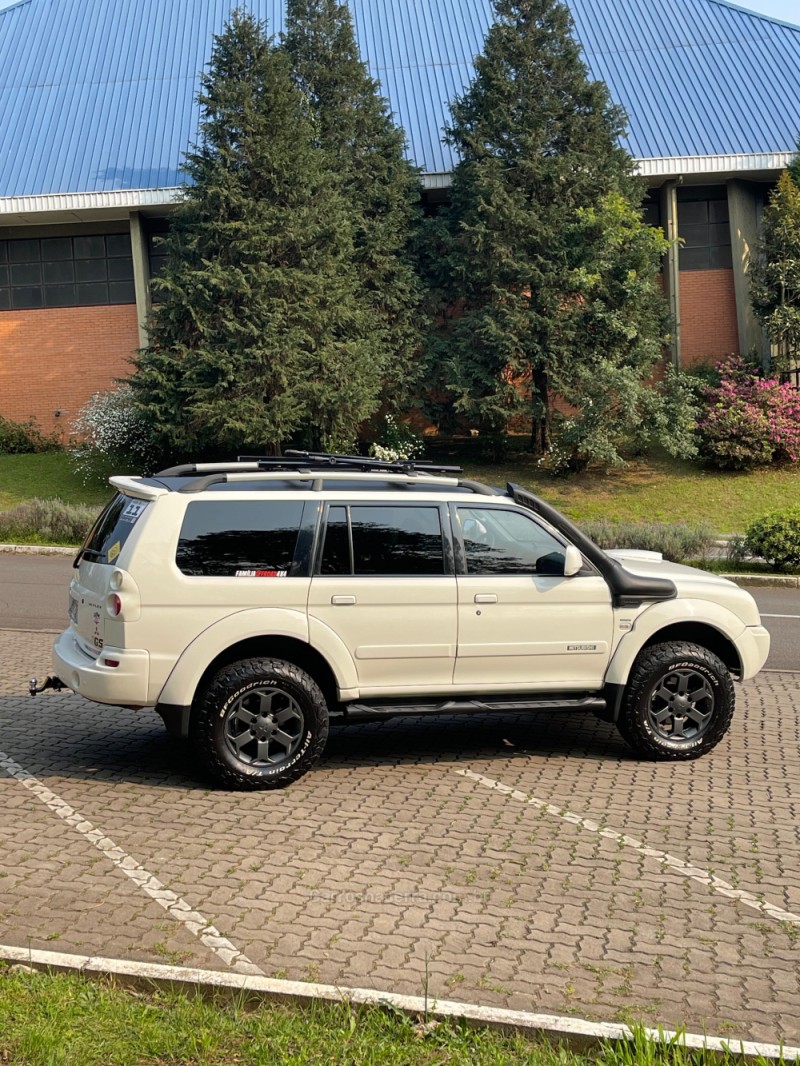 PAJERO SPORT 3.5 HPE 4X4 V6 24V FLEX 4P AUTOMÁTICO - 2010 - NOVA PETRóPOLIS