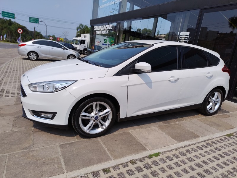 FOCUS 1.6 SE 16V FLEX 4P MANUAL