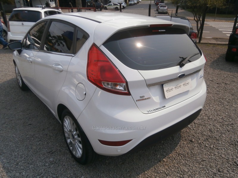 FIESTA 1.6 TITANIUM PLUS HATCH 16V FLEX 4P AUTOMÁTICO - 2016 - FARROUPILHA