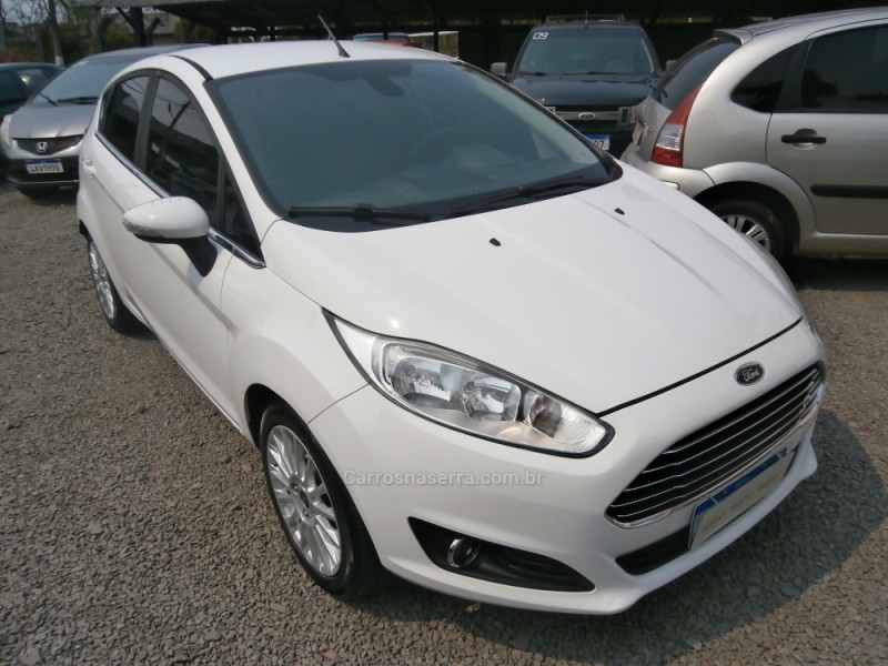 FIESTA 1.6 TITANIUM PLUS HATCH 16V FLEX 4P AUTOMÁTICO - 2016 - FARROUPILHA