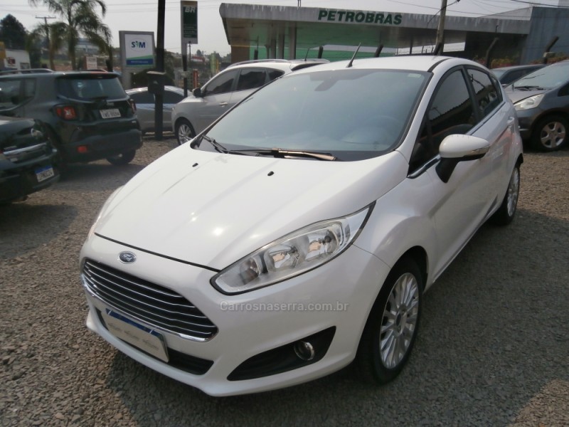 FIESTA 1.6 TITANIUM PLUS HATCH 16V FLEX 4P AUTOMÁTICO - 2016 - FARROUPILHA