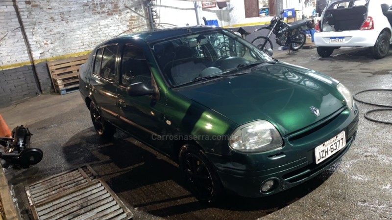 CLIO 1.0 RT SEDAN 16V GASOLINA 4P MANUAL - 2001 - CAXIAS DO SUL