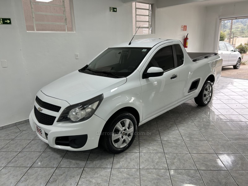 montana 1.4 mpfi ls cs 8v flex 2p manual 2014 nova prata