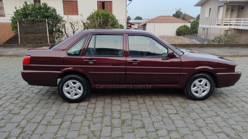 SANTANA 1.8 MI 8V GASOLINA 4P MANUAL - 2000 - BENTO GONçALVES