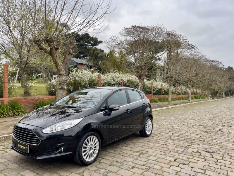 FIESTA 1.6 TITANIUM PLUS HATCH 16V FLEX 4P AUTOMÁTICO - 2017 - BENTO GONçALVES