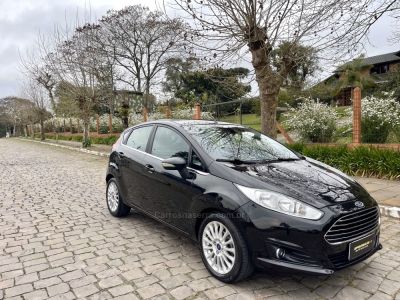 FIESTA 1.6 TITANIUM PLUS HATCH 16V FLEX 4P AUTOMÁTICO - 2017 - BENTO GONçALVES