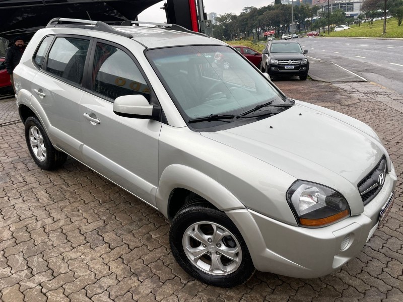 TUCSON 2.0 MPFI GL 16V 142CV 2WD GASOLINA 4P AUTOMÁTICO