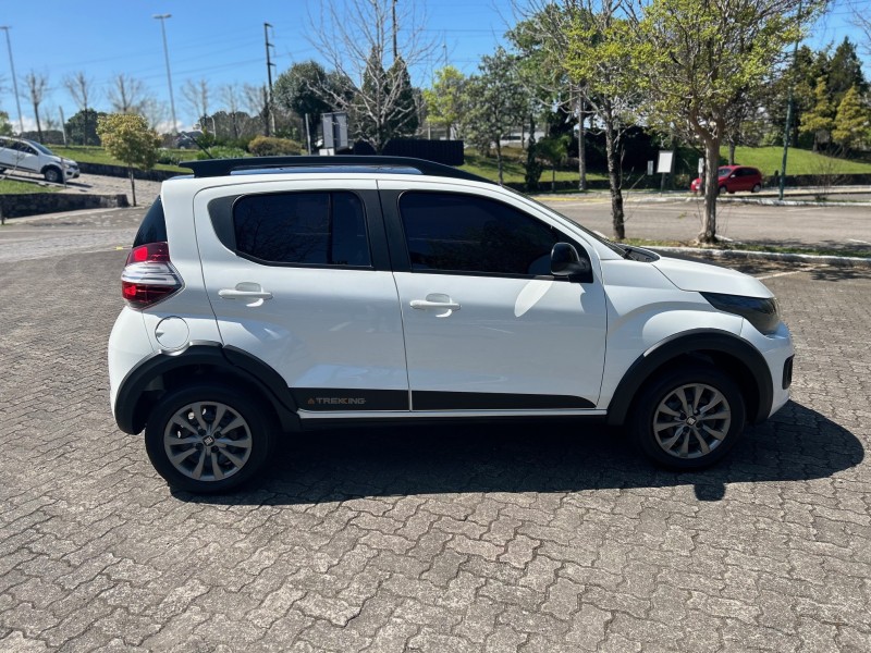 MOBI 1.0 TREKKING 8V FLEX 4P MANUAL - 2021 - CAXIAS DO SUL