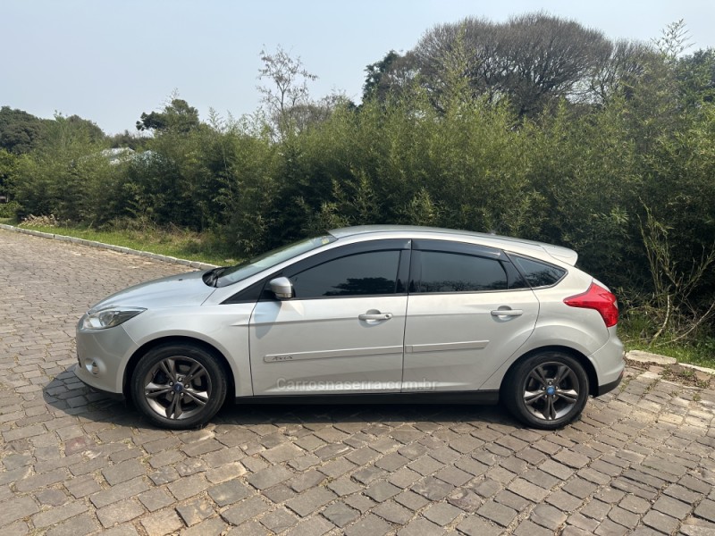 FOCUS 1.6 SE 16V FLEX 4P AUTOMÁTICO - 2015 - NOVA PRATA