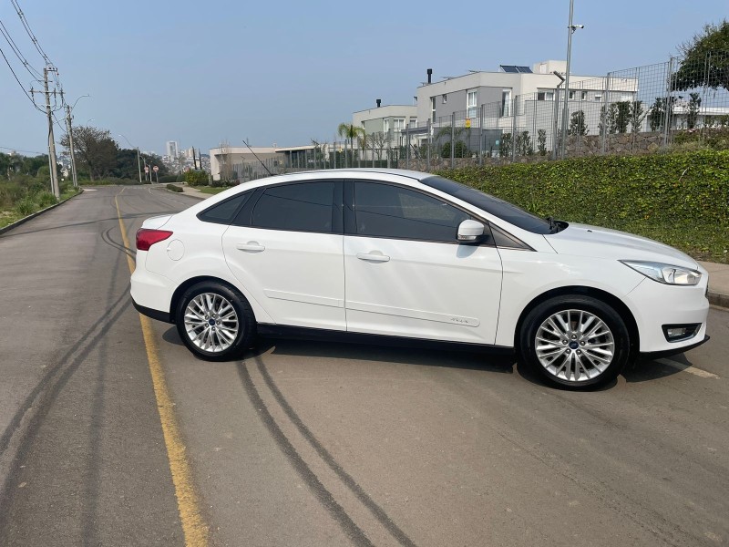 FOCUS 2.0 SE PLUS SEDAN 16V FLEX 4P AUTOMÁTICO - 2016 - CAXIAS DO SUL