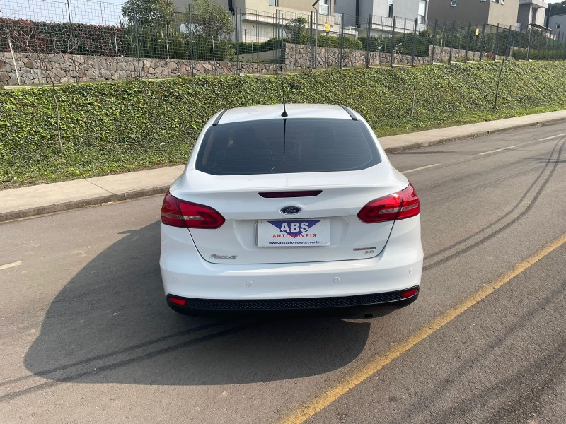 FOCUS 2.0 SE PLUS SEDAN 16V FLEX 4P AUTOMÁTICO - 2016 - CAXIAS DO SUL