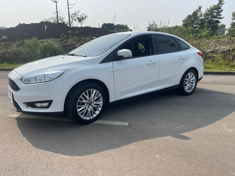 FOCUS 2.0 SE PLUS SEDAN 16V FLEX 4P AUTOMÁTICO