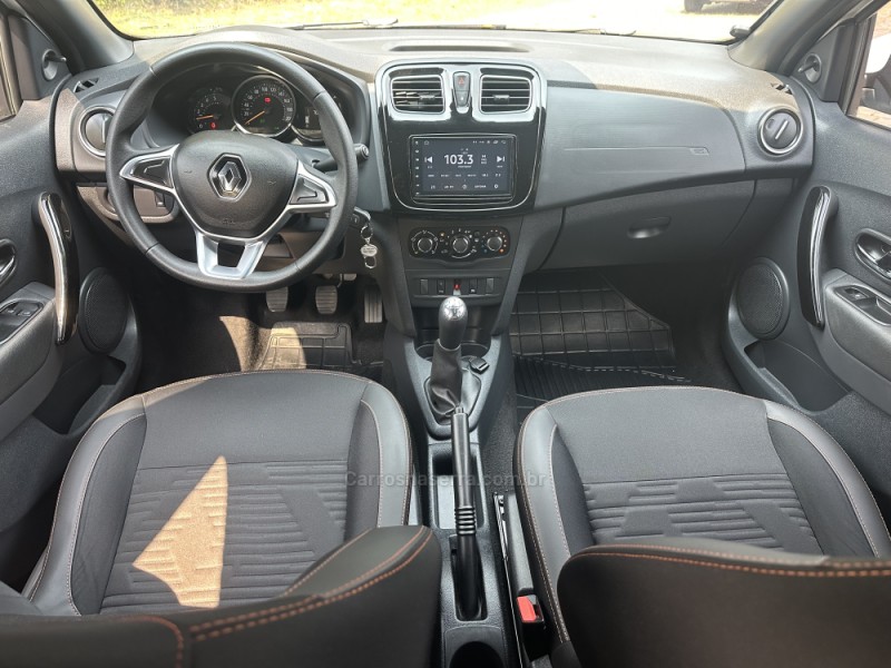 SANDERO 1.6 STEPWAY 8V FLEX 4P MANUAL - 2020 - NOVA PRATA