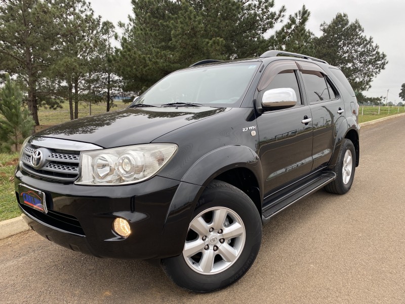 HILUX SW4 2.7 SRV 4X2 16V FLEX 7 LUGARES 4P AUTOMÁTICO - 2010 - VACARIA