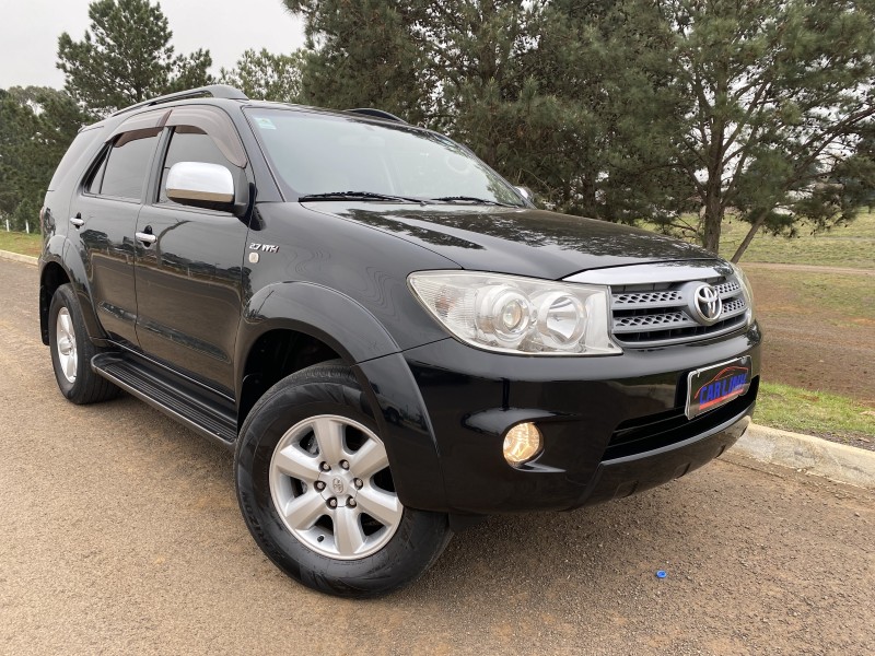 HILUX SW4 2.7 SRV 4X2 16V FLEX 7 LUGARES 4P AUTOMÁTICO - 2010 - VACARIA