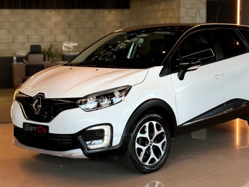 CAPTUR 2.0 16V FLEX INTENSE AUTOMÁTICO - 2018 - DOIS IRMãOS