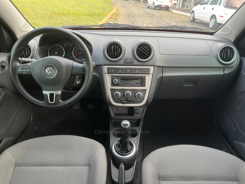 VOYAGE 1.0 MI 8V FLEX 4P MANUAL - 2013 - DOIS IRMãOS