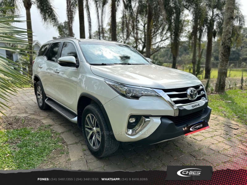 HILUX SW4 2.8 4X4 SRX PLATINUM TURBO 7 LUGARES DIESEL 4P AUTOMÁTICO - 2018 - CARLOS BARBOSA