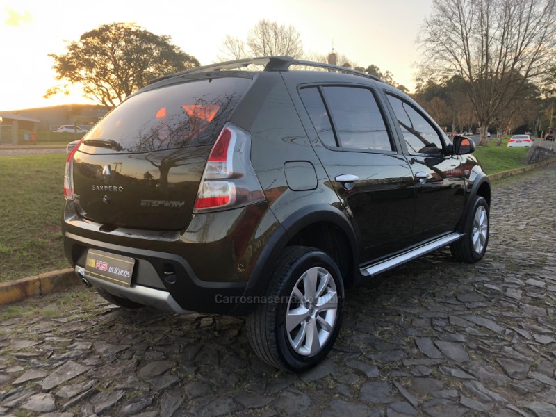 SANDERO 1.6 STEPWAY 8V FLEX 4P MANUAL - 2013 - DOIS IRMãOS