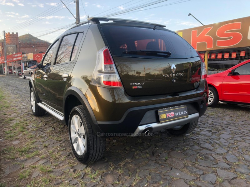 SANDERO 1.6 STEPWAY 8V FLEX 4P MANUAL - 2013 - DOIS IRMãOS