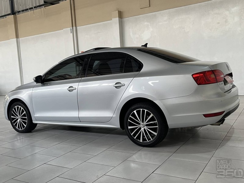 JETTA 2.0 TSI HIGHLINE 200CV GASOLINA 4P TIPTRONIC - 2012 - ESTâNCIA VELHA