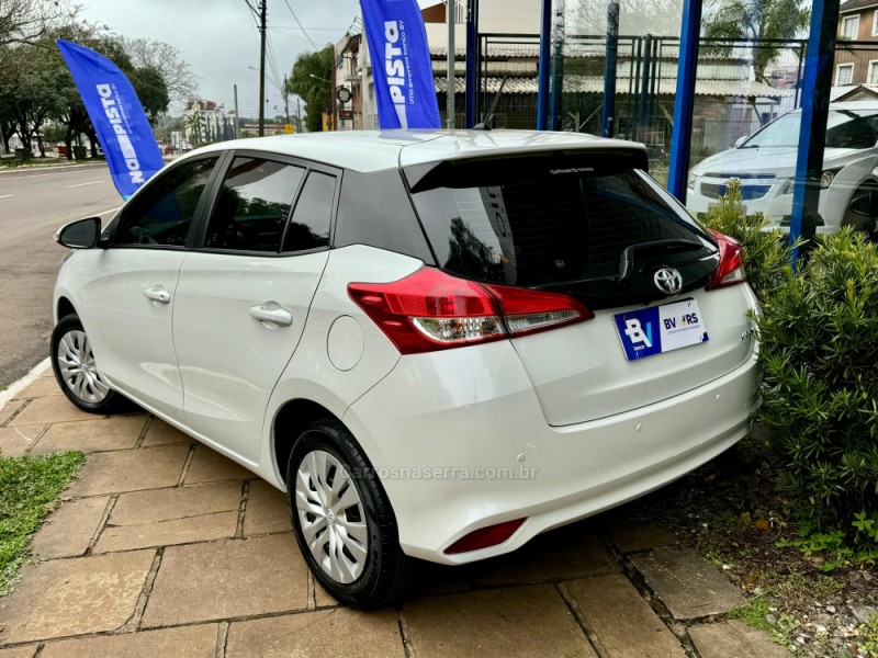 YARIS 1.3 XL LIVE 16V FLEX 4P MANUAL - 2020 - LAGOA VERMELHA