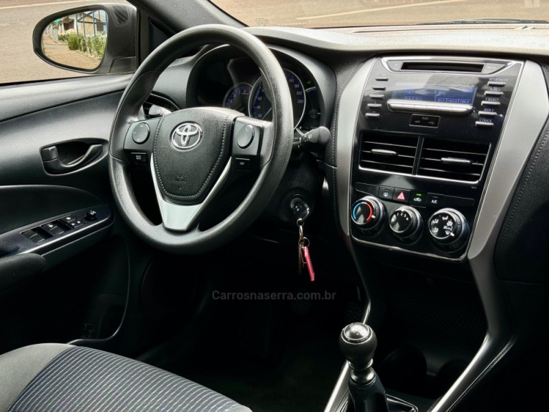 YARIS 1.3 XL LIVE 16V FLEX 4P MANUAL - 2020 - LAGOA VERMELHA