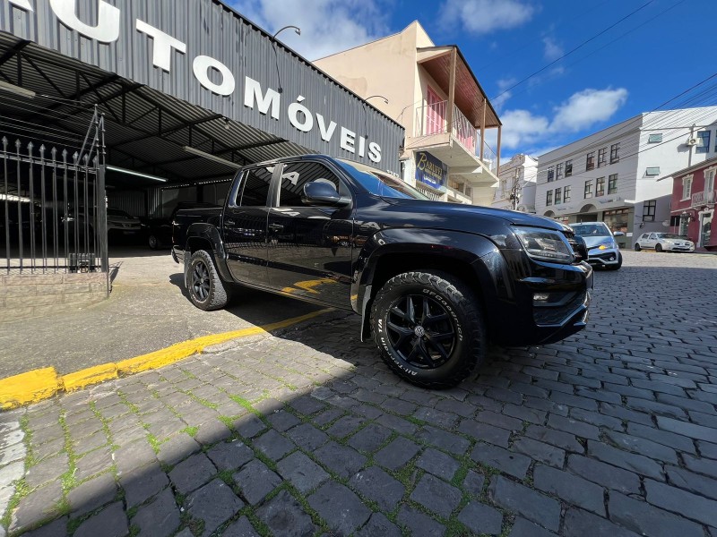 AMAROK 3.0 V6 TDI HIGHLINE CD DIESEL 4MOTION AUTOMÁTICO - 2020 - GARIBALDI