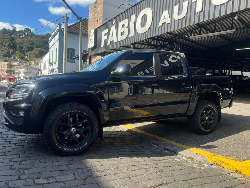 AMAROK 3.0 V6 TDI HIGHLINE CD DIESEL 4MOTION AUTOMÁTICO