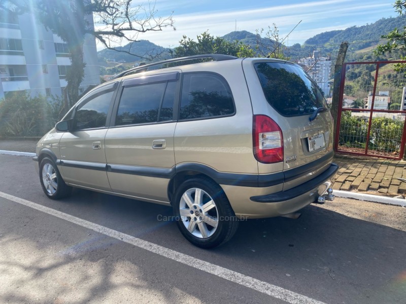 ZAFIRA 2.0 MPFI ELITE 8V FLEX 4P AUTOMÁTICO - 2007 - NOVA ARAçá