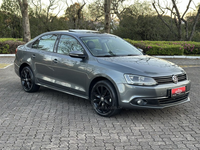 JETTA 2.0 COMFORTLINE FLEX 4P TIPTRONIC - 2011 - CAXIAS DO SUL