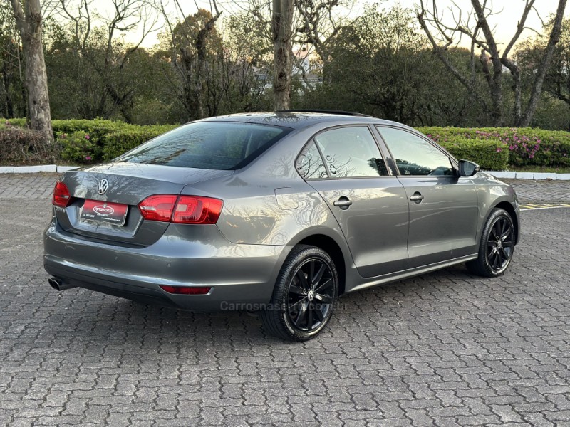 JETTA 2.0 COMFORTLINE FLEX 4P TIPTRONIC - 2011 - CAXIAS DO SUL