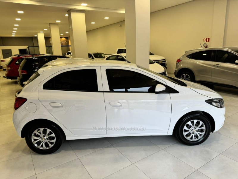 ONIX 1.0 LT PLUS 8V FLEX 4P MANUAL - 2017 - SALVADOR DO SUL