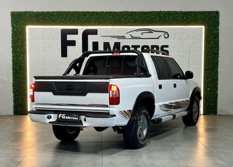 S10 2.4 MPFI RODEIO 4X2 CD 8V FLEX 4P MANUAL - 2011 - NOVO HAMBURGO