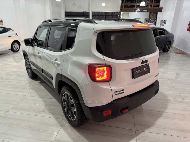 RENEGADE 2.0 16V TURBO DIESEL TRAILHAWK 4P 4X4 AUTOMÁTICO - 2016 - CAXIAS DO SUL