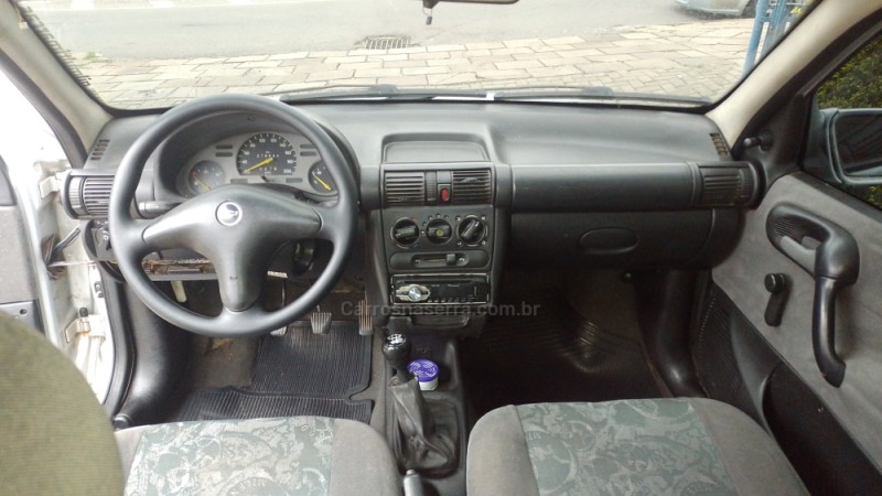 CORSA 1.0 MPFI MILENIUM 8V GASOLINA 4P MANUAL - 2001 - CAXIAS DO SUL