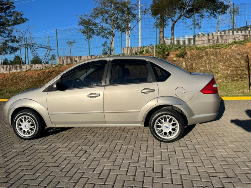 FIESTA 1.6 ROCAM SEDAN 8V FLEX 4P MANUAL - 2007 - CAXIAS DO SUL