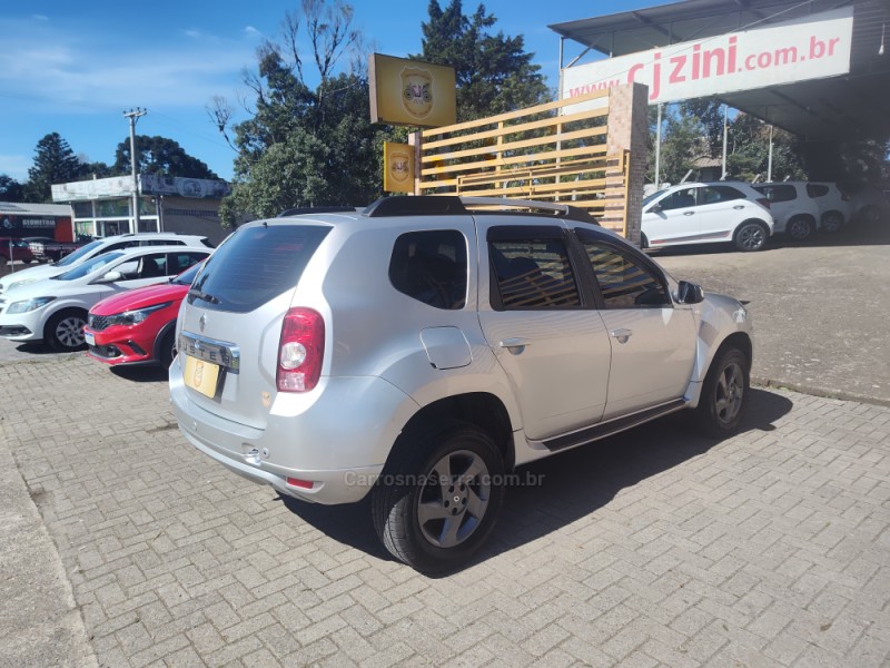 DUSTER 1.6 DYNAMIQUE 4X2 16V FLEX 4P MANUAL - 2015 - CANELA