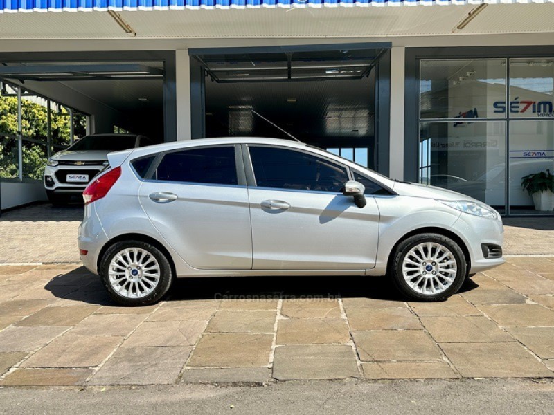 FIESTA 1.6 TITANIUM PLUS HATCH 16V FLEX 4P AUTOMÁTICO - 2017 - GUAPORé