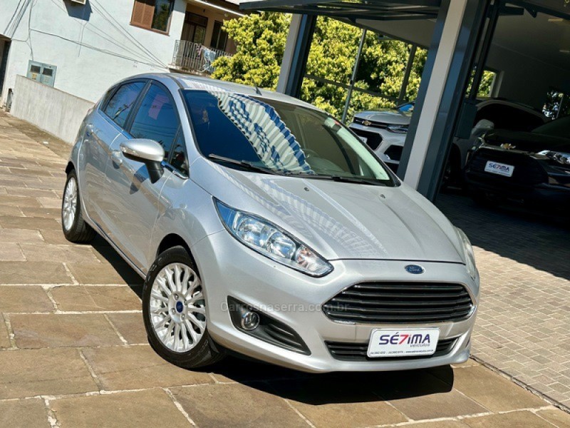 FIESTA 1.6 TITANIUM PLUS HATCH 16V FLEX 4P AUTOMÁTICO - 2017 - GUAPORé