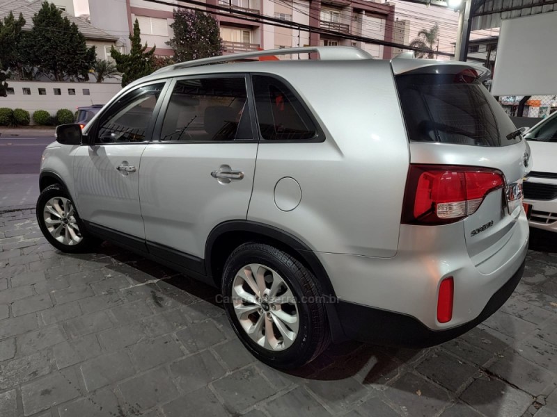 SORENTO 2.4 EX2 4X2 16V GASOLINA 4P AUTOMÁTICO - 2014 - CAXIAS DO SUL