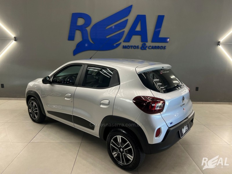 KWID 1.0 12V SCE FLEX INTENSE MANUAL - 2022 - SAPIRANGA