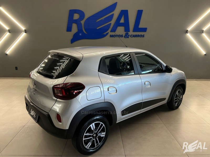 KWID 1.0 12V SCE FLEX INTENSE MANUAL - 2022 - SAPIRANGA