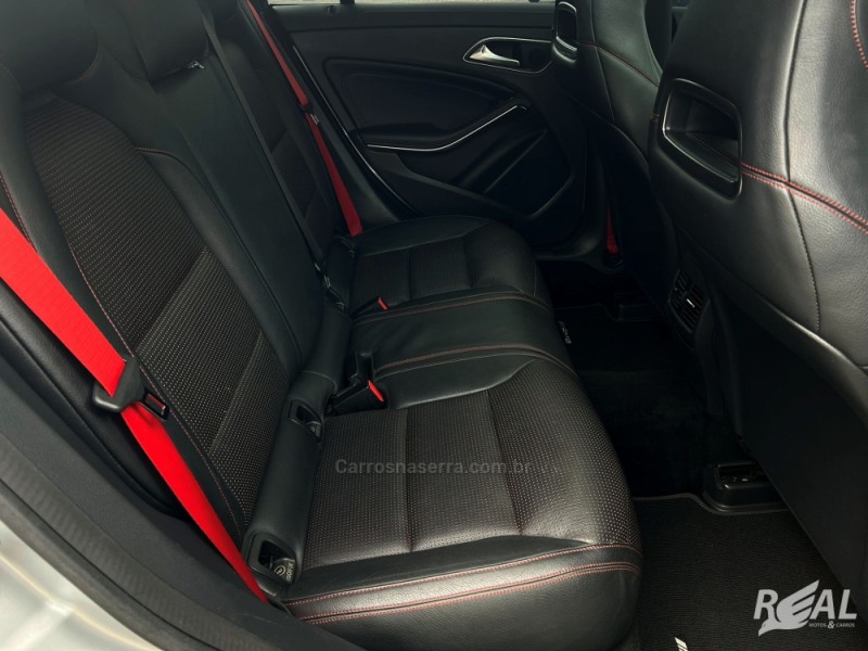 CLA 45 AMG 2.0 16V TURBOCHARGED GASOLINA 4P AUTOMÁTICO - 2015 - SAPIRANGA