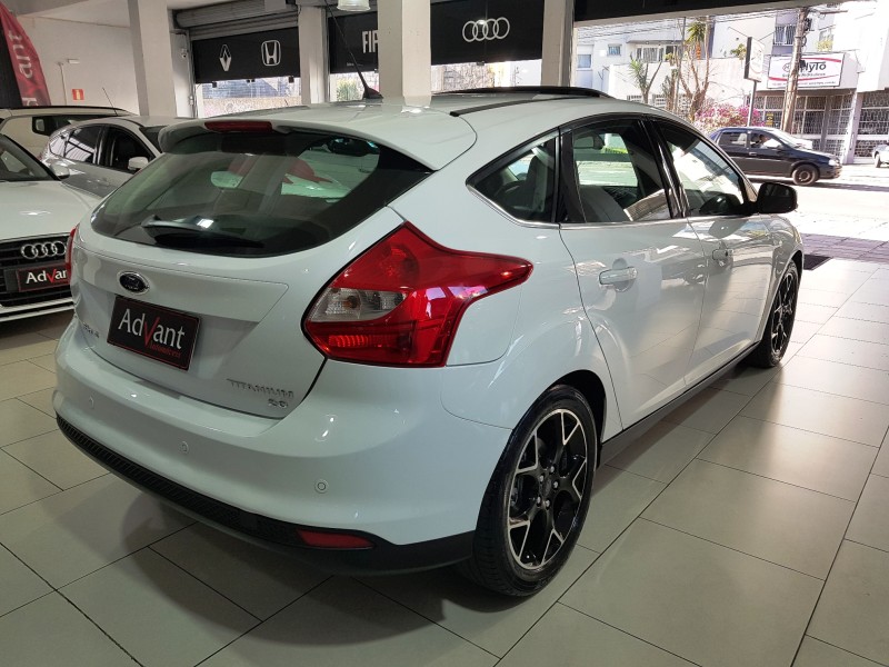 FOCUS 2.0 TITANIUM PLUS 16V FLEX 4P AUTOMÁTICO - 2015 - CAXIAS DO SUL